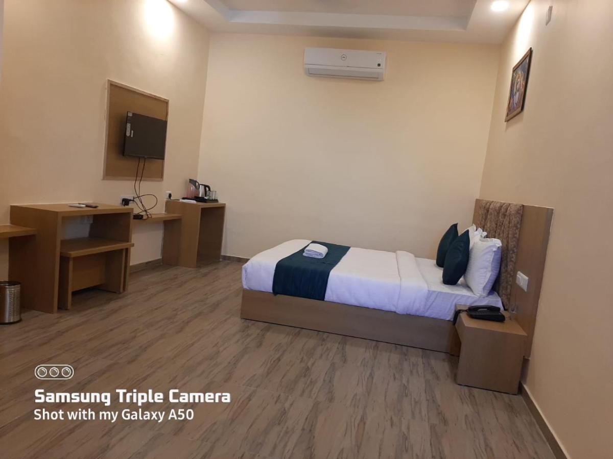 Hotel Fun Park Sānand Dış mekan fotoğraf